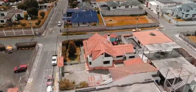 Excelente Propiedad Comercial 910 m², Cotopaxi — imagen 2