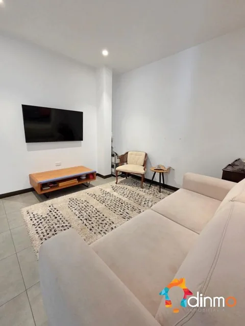 Departamento en Planta Baja con Jardin Venta Cumbaya — imagen 2