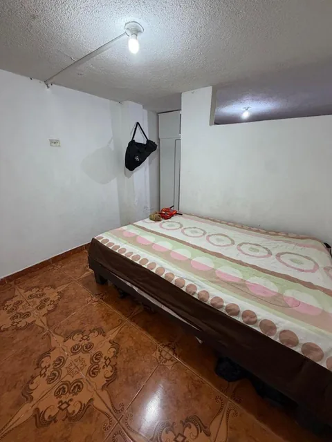 Vendo Oportunidad Casa 3 Departamentos — imagen 2