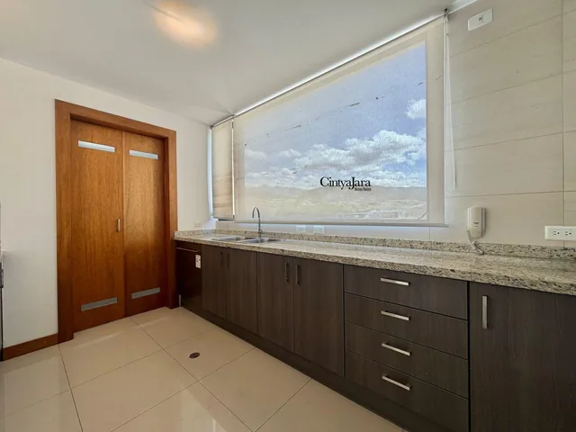 Suite de Venta en Cumbayá, con Vista y Terraza — imagen 4