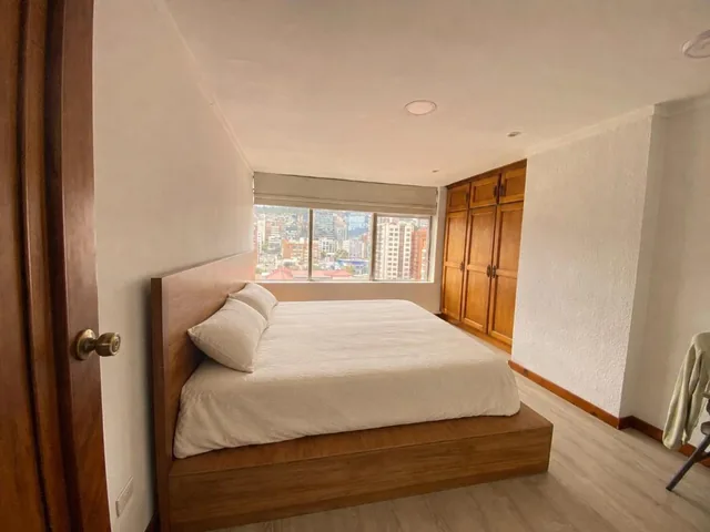 Vendo Amplio Departamento de 180 m en La República del Salvador, con Balcón — imagen 2