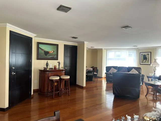 Vendo Bosmediano y Carlos Guerrero Hermoso Departamento 3 Dorm. 2 Estacionamientos, 1 Bodega. Provincia de Pichincha — imagen 5