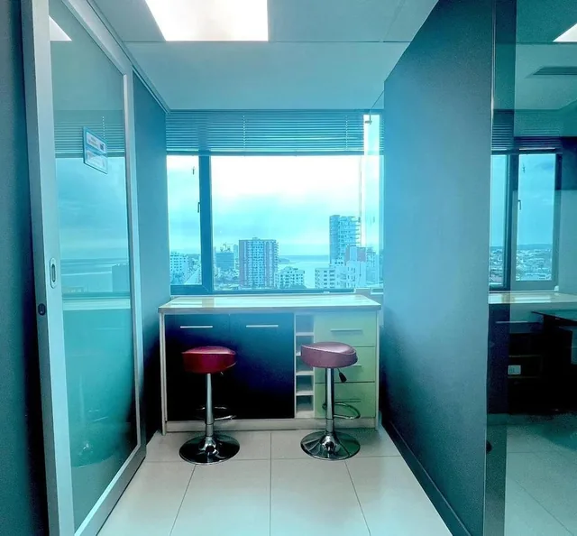 Oficina de Lujo con Vista Al Mar, en Manta Business Center - Sb, Manabí — imagen 4
