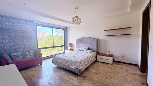 Casa en Venta en Cumbayá | Jardín Privado — imagen 5