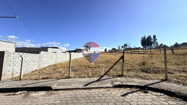 Terrenos en Venta en Cayambe - Sector San Nicolás - 417 m² y 478 m² — imagen 2