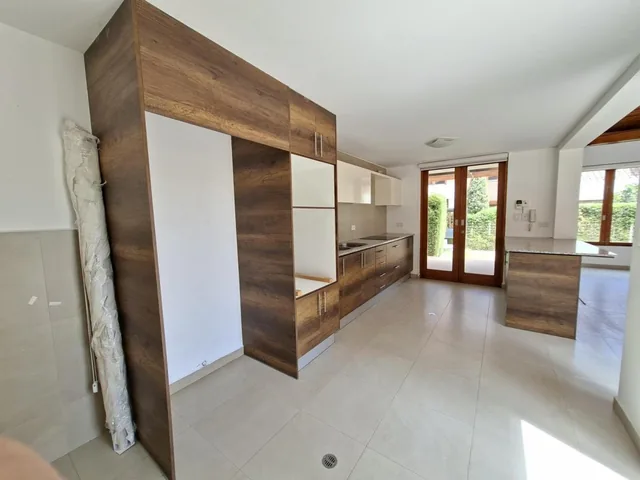 Vendo Hermosa Casa a 5 Minutos del Colegio Menor — imagen 4