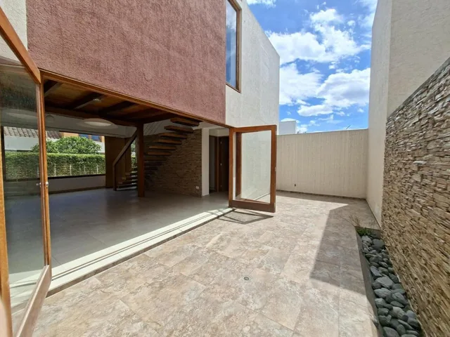 Vendo Hermosa Casa a 5 Minutos del Colegio Menor — imagen 2