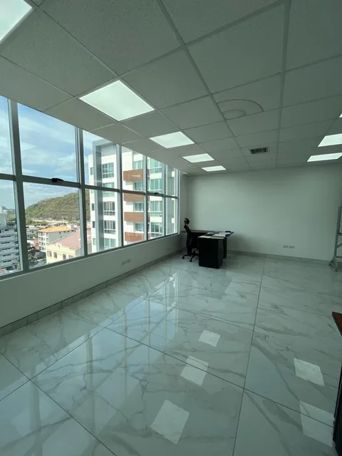 Oficina en Venta y Renta en Edificio 100 Olivos Parc - Ceibos, Guayas — imagen 5