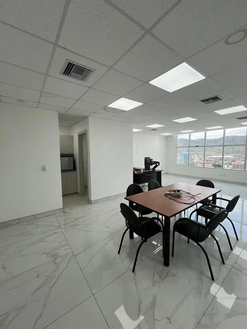 Oficina en Venta y Renta en Edificio 100 Olivos Parc - Ceibos, Guayas — imagen 2