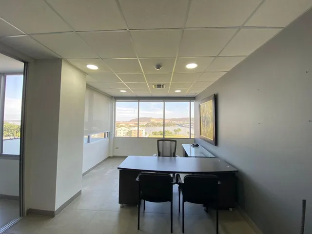 Venta Oficina en Centro Empresarial River Plaza, Guayas — imagen 3