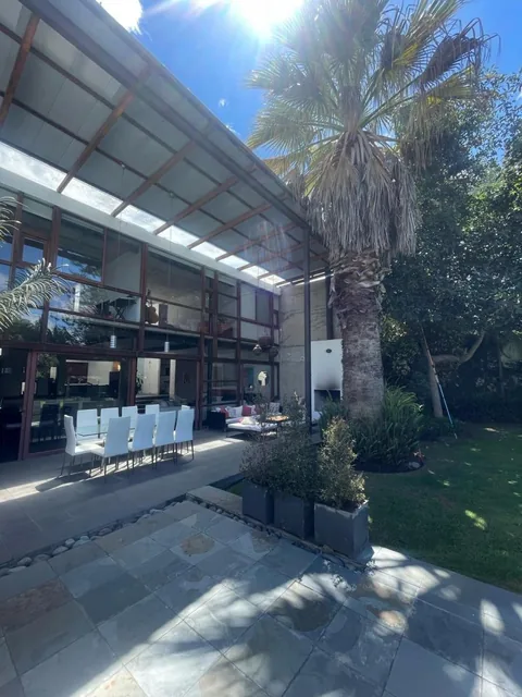 Vendo Excelente Casa en Cumbaya — imagen 2