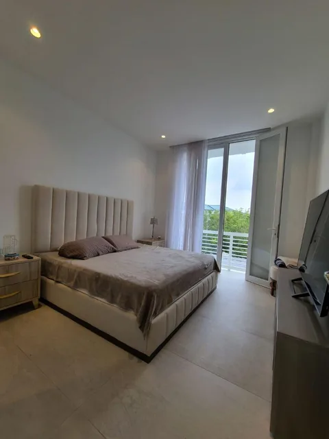 Venta Via Samborondon. Urbanizacion Aires de Batan, Casa Al Lago.4 Habitaciones. $850.000, Guayas — imagen 4
