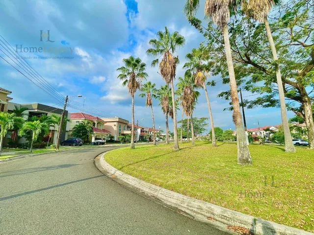 Venta de Casa por Estrenar, 230 m², 3 Habitaciones, 1 Estudio, Piscina Ae, Guayas — imagen 2