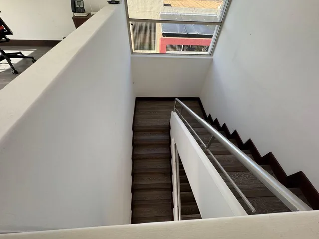 Vendo Casa en Tumbaco, 433 m², con Piscina, 4 Dorm. con Sus Baños, Lindas Terrazas! — imagen 4
