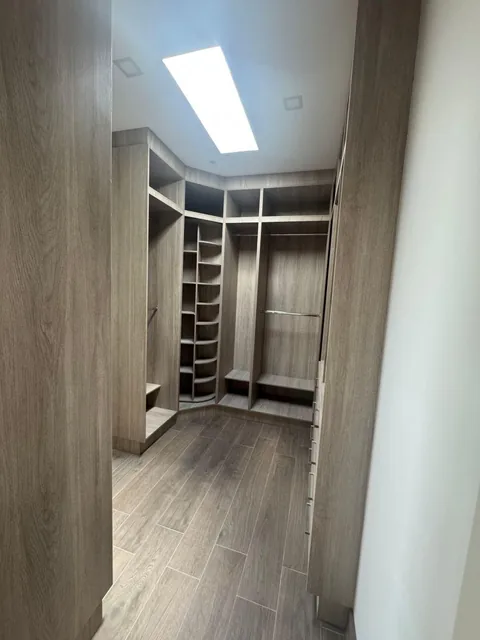 Vendo Casa en Tumbaco, 433 m², con Piscina, 4 Dorm. con Sus Baños, Lindas Terrazas! — imagen 2
