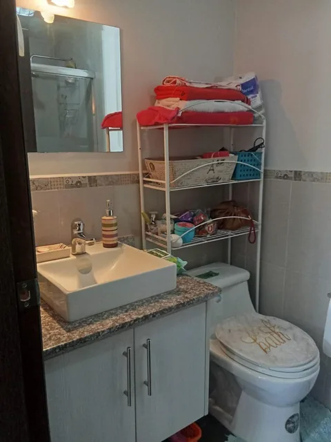 Departamento de 3 Habitaciones en El Centro de Conocoto Edificio Aurora — imagen 2