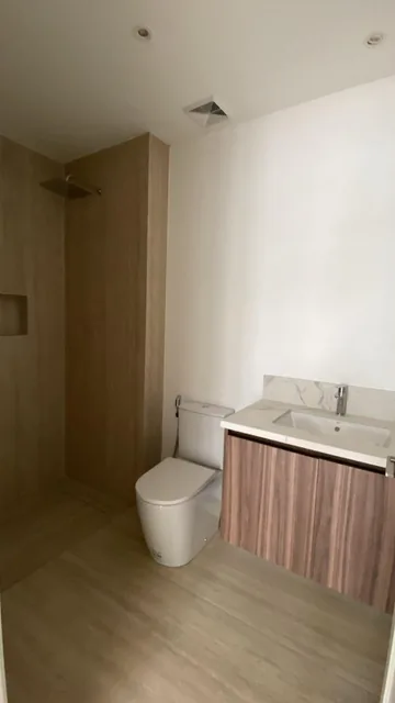 Exclusivo Townhouse en Renta o Venta en Urbanización Aires de Batan, Guayas — imagen 2