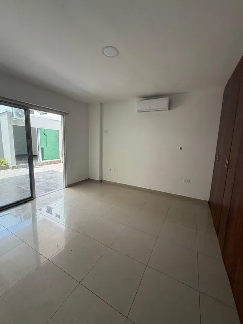 Urb Puerto Azul Departamento Planta Baja en Venta 2 Dorm. y Patio, Guayas — imagen 5