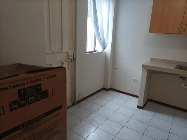 Vendo en La Urbanización La Joya, Etapa Rubi Casa 2 Plantas, 3 Dorm., Valor Muy Conveniente, Guayas — imagen 5