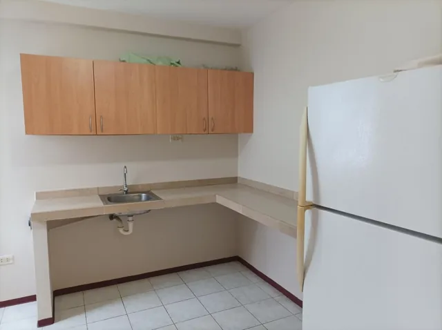 Vendo en La Urbanización La Joya, Etapa Rubi Casa 2 Plantas, 3 Dorm., Valor Muy Conveniente, Guayas — imagen 4