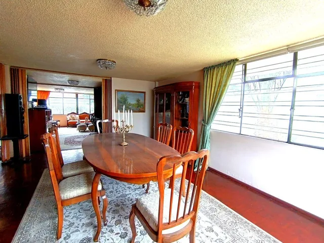 Venta Casa con Amplio Terreno, 800 m. Sector Las Gardenias, El Inca — imagen 4