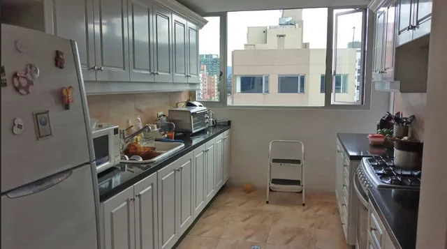 Vendo Departamento Sector Swissotel, Puce/salesiana — Amplio, Tranquilo y con 3 Parqueaderos — imagen 5
