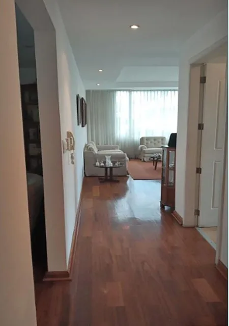 Vendo Departamento Sector Swissotel, Puce/salesiana — Amplio, Tranquilo y con 3 Parqueaderos — imagen 4