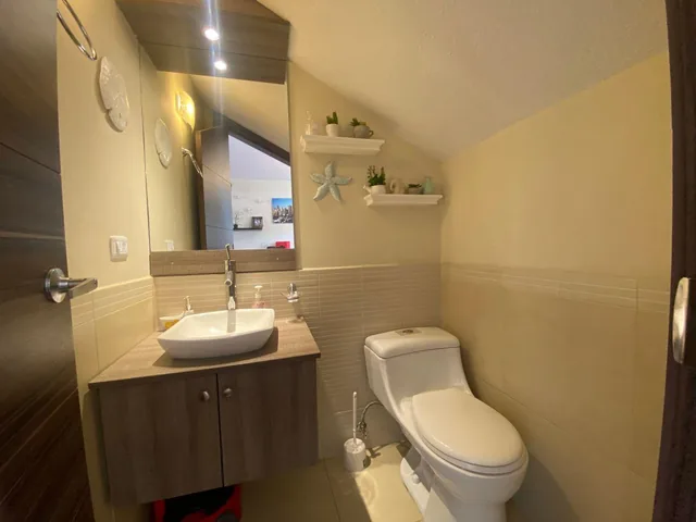Casa de 150 m² con 4 Habitaciones en Venta en Calderón — imagen 2