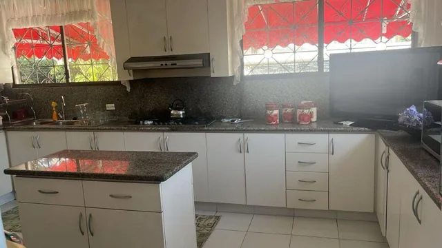 Venta de Amplia Propiedad Puntilla C. Diaz, Guayas — imagen 4