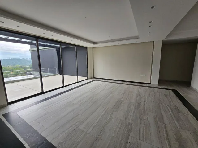 Vendo Exclusivo Pent - House Duplex de Lujo Dentro de La Mejor Urbanizacion de Cumbaya — imagen 3