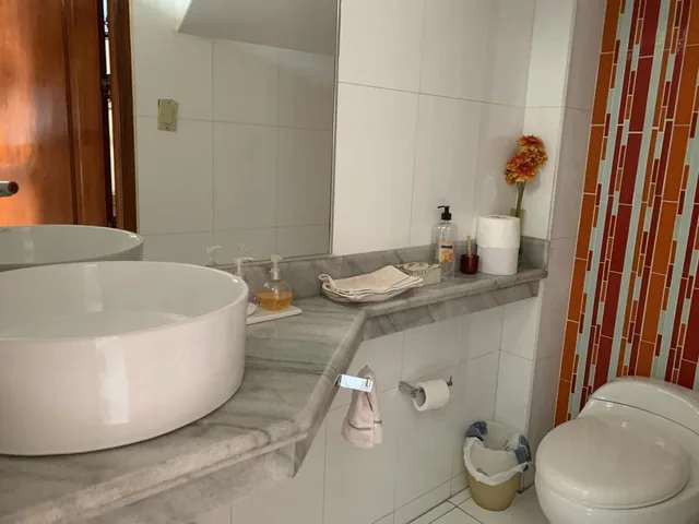 Casa con 4 Habitaciones y Piscina en Ceibos Norte en Venta, Guayas — imagen 2