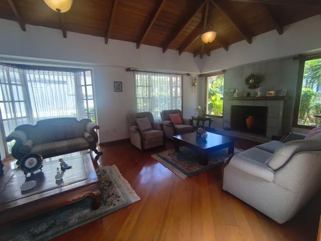 Venta Casa Cumbayá Urbanización, 5 Dorm. y Una Mini Suite Independiente $420.000 — imagen 5