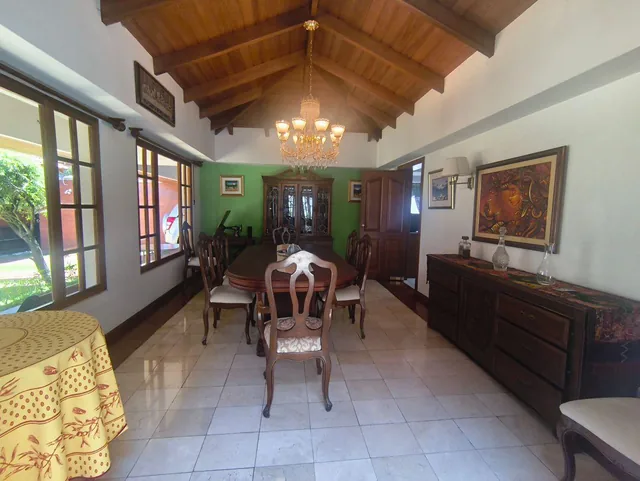 Venta Casa Cumbayá Urbanización, 5 Dorm. y Una Mini Suite Independiente $420.000 — imagen 3