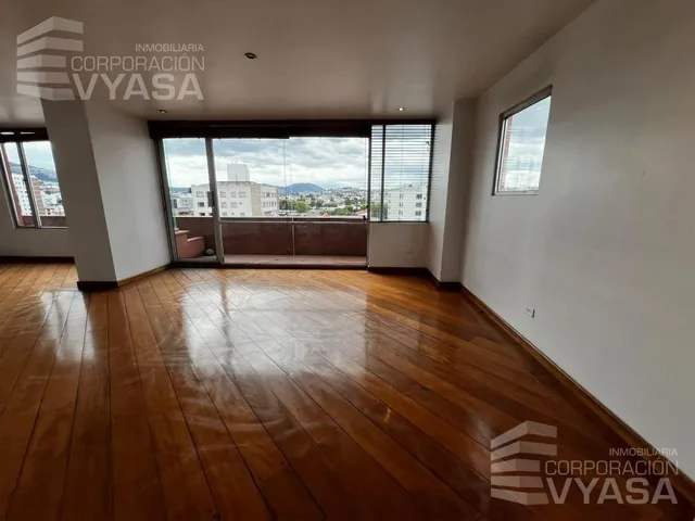 Telégrafo y Shyris, Amplio Departamento de Venta 140 m — imagen 3
