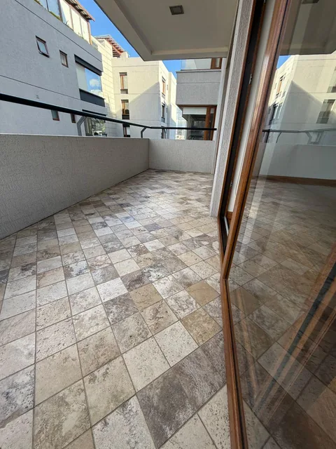 Vendo Excelente Departamento Cumbaya — imagen 5