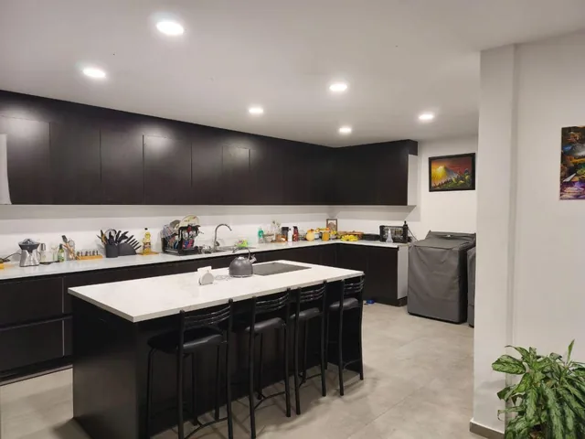 Casa Esquinera de Venta en Tumbaco — imagen 4
