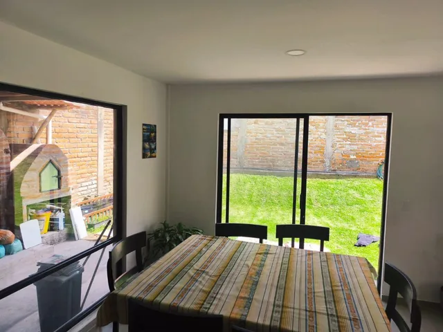 Casa Esquinera de Venta en Tumbaco — imagen 3