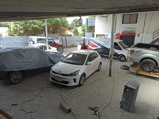 Casa con Terreno Para Negocio Automotriz en Venta | Tumbaco — imagen 5