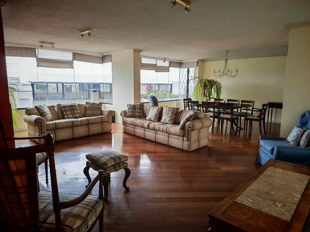 Excelente Dpto. Vendo de Oportunidad $150.000 Quito Tenis 1era Etapa Bosque — imagen 3
