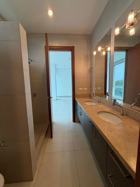 Departamento en Venta con Vista Al Lago penthouse - Isla Mocoli, Guayas — imagen 2