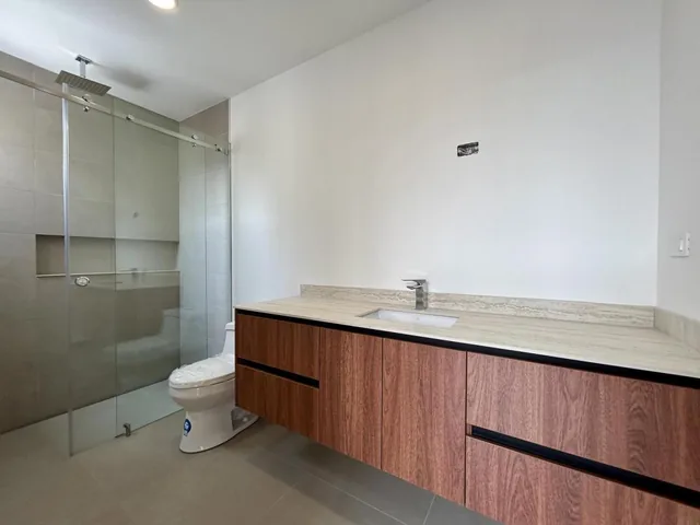 Casa en Venta La Primavera Cumbayá | Funcional, Jardín y Subsuelo | Opción Máster en Pb — imagen 5
