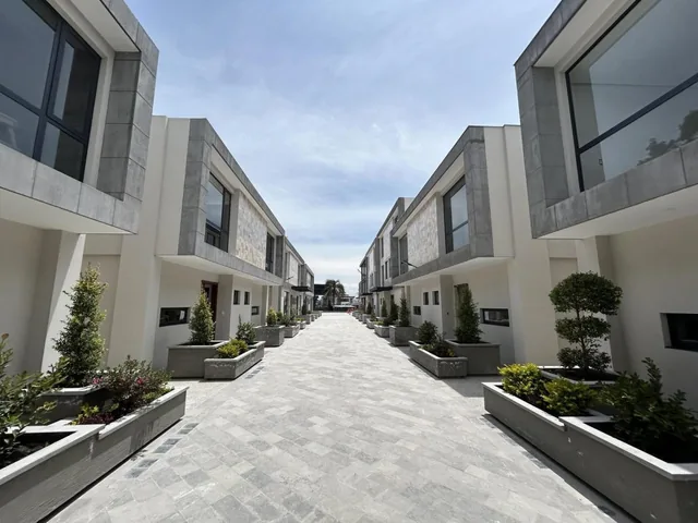 Casa en Venta La Primavera Cumbayá | Funcional, Jardín y Subsuelo | Opción Máster en Pb — imagen 2