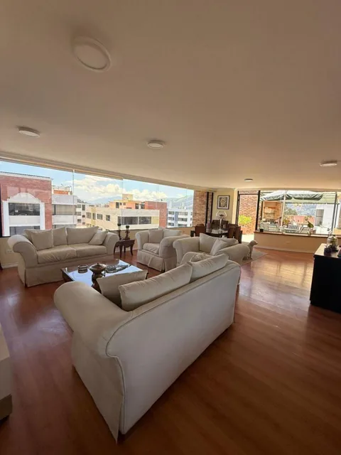Vendo Oportunidad Departamento Tres Dorm. - Sector Monteserrin con Terraza — imagen 4