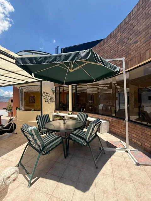 Vendo Oportunidad Departamento Tres Dorm. - Sector Monteserrin con Terraza — imagen 3