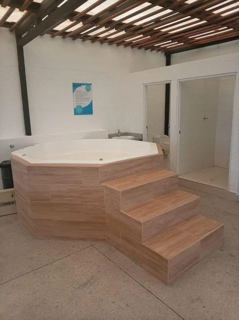 Departamento con Balcon 2 Dorm., 2 Parqueaderos en Venta Sector El Condado — imagen 3