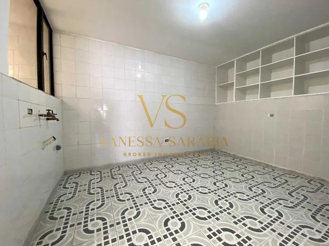 Casa con Piscina 4 Dorm. en Venta en Campo Alegre — imagen 4