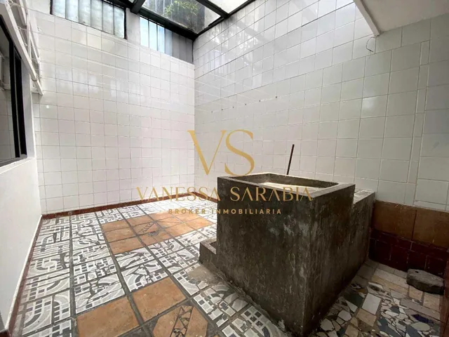Casa con Piscina 4 Dorm. en Venta en Campo Alegre — imagen 3