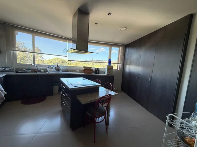 Departamento de Venta 276 m² Edificio con Ascensor, Urbanización El Condado — imagen 5