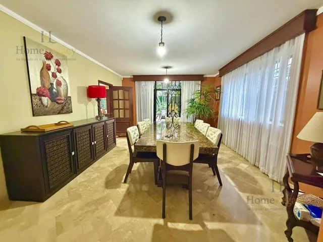 Venta de Casa Esquinera con Vista Al Parque, 4 Dorm. y Patio Am, Guayas — imagen 3
