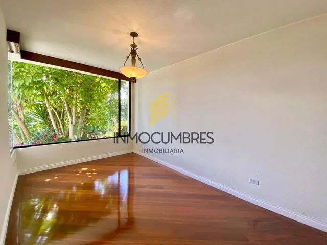 Amplia Casa de Venta Sector Exclusivo de Cumbaya — imagen 3